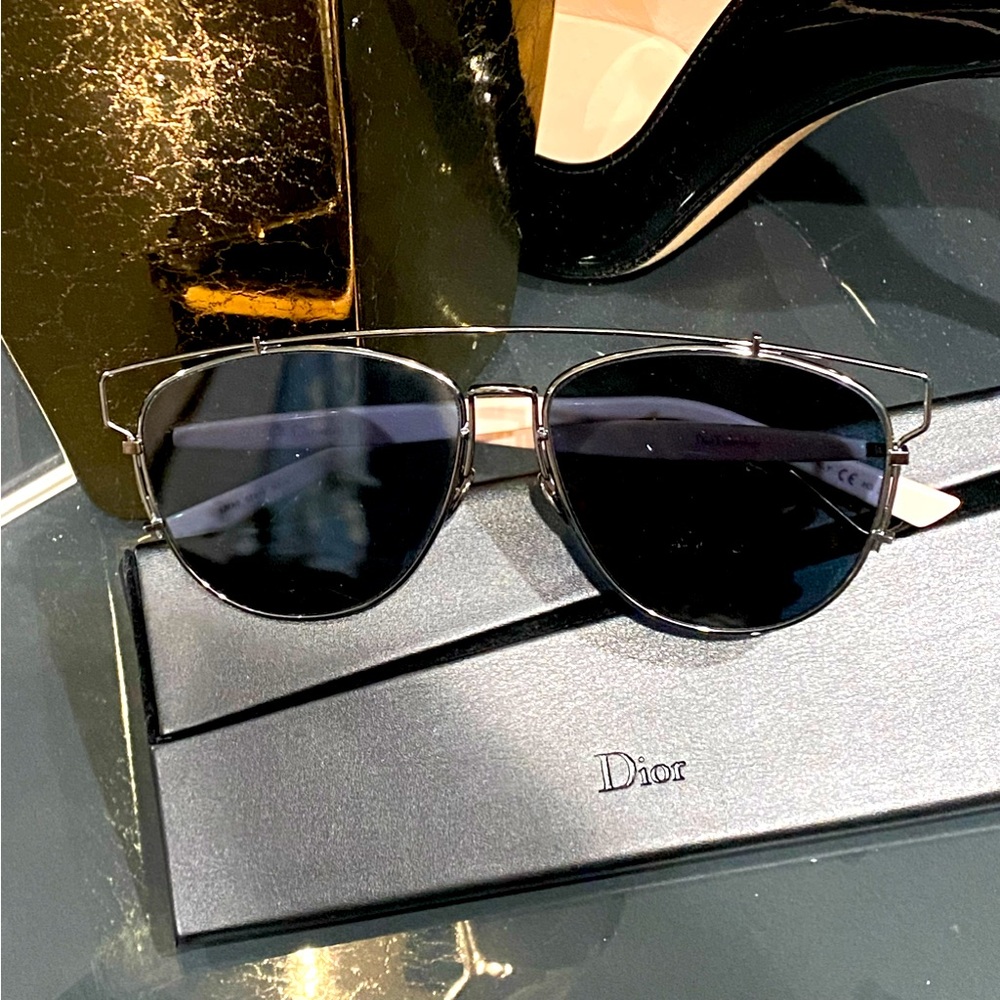 Women’s Christian Dior Sunglasses